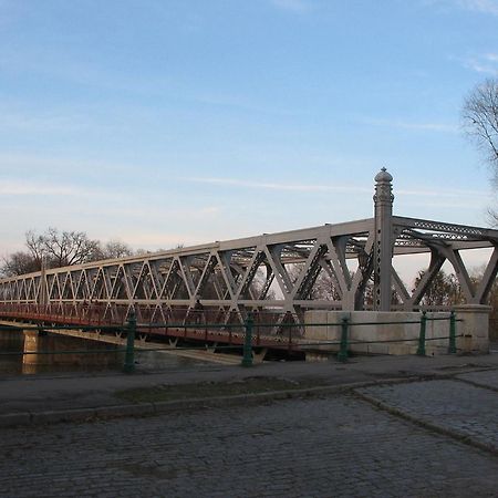 Apartament Brzeg Luaran gambar